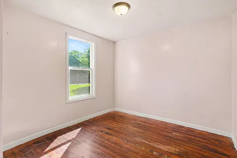 Bedroom - 34 E Washington St, Newaygo, MI 49337 photo 4 of 4