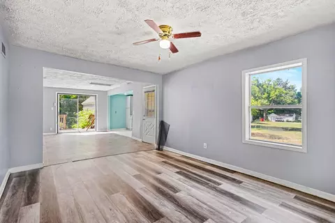 Living - 34 E Washington St, Newaygo, MI 49337 photo 2 of 5