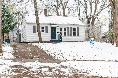 934 Pomeroy St, Kalamazoo, MI 49001