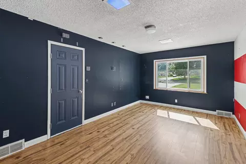 Living - 1127 S Brown St, Jackson, MI 49203 photo 4 of 4