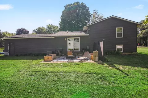 Exterior - 5105 Sharon Dr, Jackson, MI 49203 photo 8 of 9