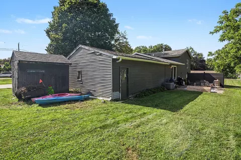 Exterior - 5105 Sharon Dr, Jackson, MI 49203 photo 9 of 9