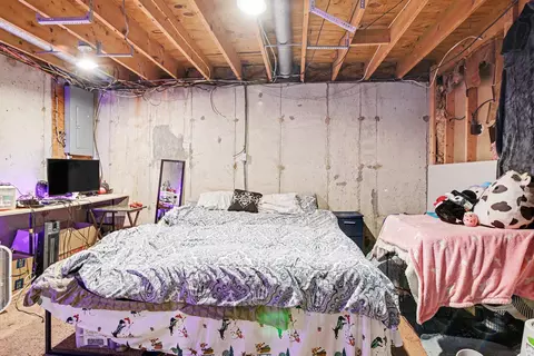 Bedroom - 5105 Sharon Dr, Jackson, MI 49203 photo 5 of 5