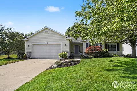 6403 Par 5 Dr SW, Grandville, MI 49418