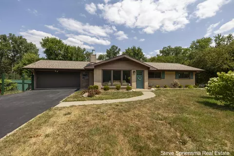 4372 Cordes Ave NW, Comstock Park, MI 49321