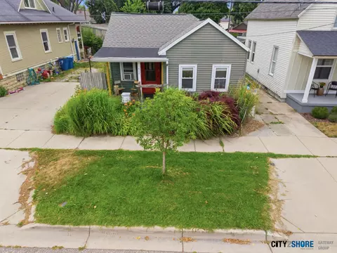413 N 6th St, Grand Haven, MI 49417