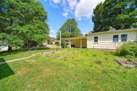 Exterior - 518 Garfield St, Jackson, MI 49203 photo 15 of 18