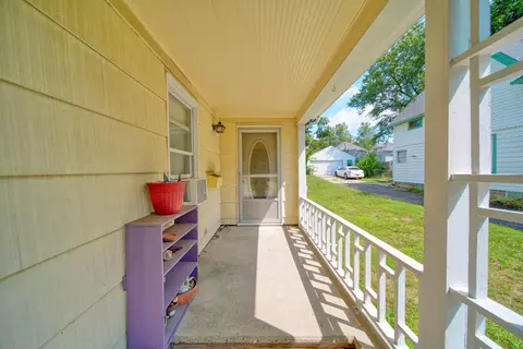 Exterior - 518 Garfield St, Jackson, MI 49203 photo 7 of 18