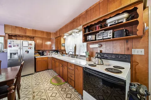 Kitchen - 518 Garfield St, Jackson, MI 49203 photo 5 of 5