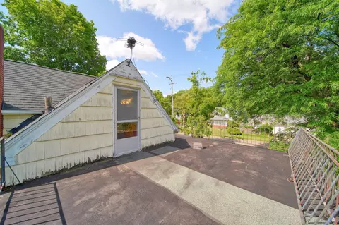 Exterior - 518 Garfield St, Jackson, MI 49203 photo 3 of 18