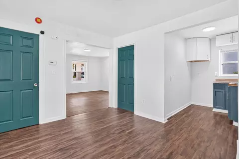 Entry Way - 930 Backus St, Jackson, MI 49202 photo 3 of 6