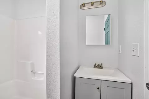 Bath - 930 Backus St, Jackson, MI 49202 photo 1 of 2