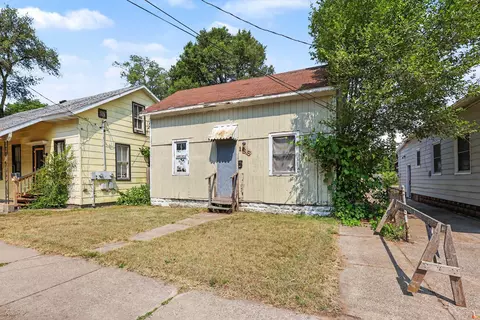 186 E Isabella Ave, Muskegon, MI 49442