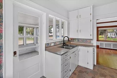 Kitchen - 939 Backus St, Jackson, MI 49202 photo 1 of 2