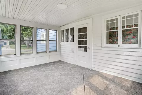 Exterior - 939 Backus St, Jackson, MI 49202 photo 4 of 8