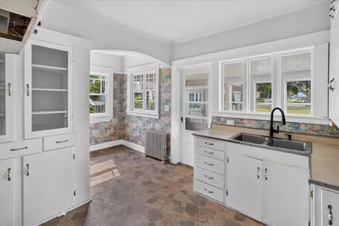 Kitchen - 939 Backus St, Jackson, MI 49202 photo 2 of 2