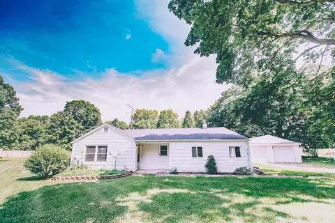 Exterior - 1072 E Territorial Rd N, Rives Junction, MI 49277 photo 2 of 5