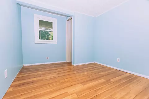 Bedroom - 1072 E Territorial Rd N, Rives Junction, MI 49277 photo 3 of 4
