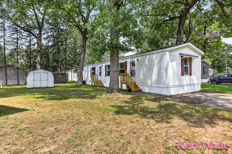 2353 Oak St, Twin Lake, MI 49457