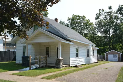 212 N Brown St, Paw Paw, MI 49079