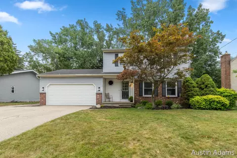 2110 Fawnwood Dr SE, Grand Rapids, MI 49508