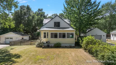 1473 Center St, Muskegon, MI 49442