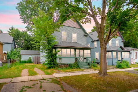 1318 Oak St, Kalamazoo, MI 49008
