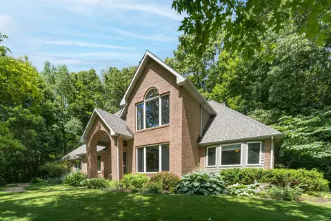 6430 Breckenridge Dr, Kalamazoo, MI 49009