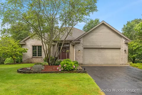 7023 Camelback Dr NE, Rockford, MI 49341