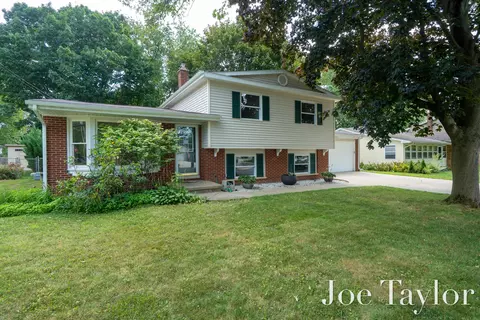 6509 Hampton St, Portage, MI 49024