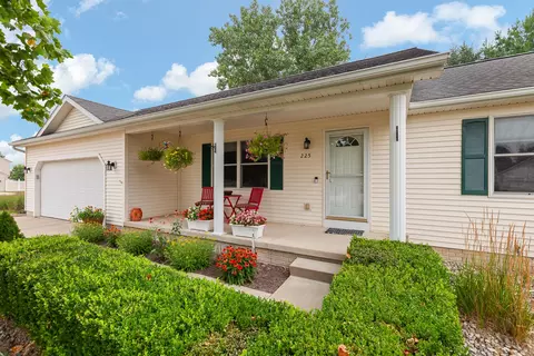 Exterior - 225 Joy Rd, Adrian, MI 49221 photo 1 of 5