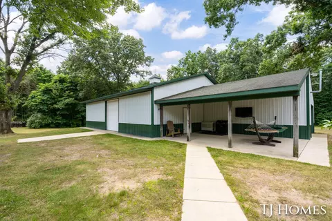 Exterior - 176 109th Ave, Plainwell, MI 49080 photo 2 of 20