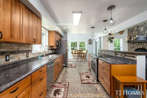 Kitchen - 176 109th Ave, Plainwell, MI 49080 photo 1 of 4