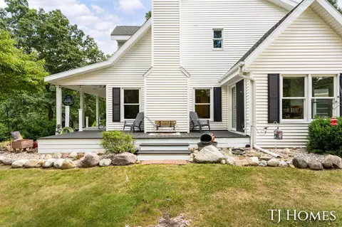 Exterior - 176 109th Ave, Plainwell, MI 49080 photo 5 of 20