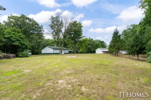 Exterior - 176 109th Ave, Plainwell, MI 49080 photo 17 of 20