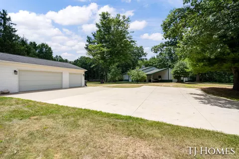 Exterior - 176 109th Ave, Plainwell, MI 49080 photo 9 of 20