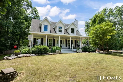 Exterior - 176 109th Ave, Plainwell, MI 49080 photo 3 of 20