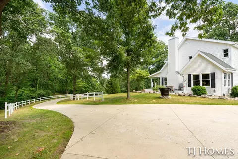 Exterior - 176 109th Ave, Plainwell, MI 49080 photo 7 of 20