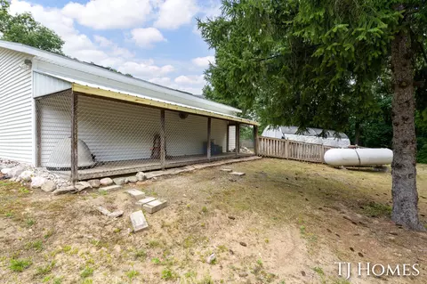 Exterior - 176 109th Ave, Plainwell, MI 49080 photo 12 of 20