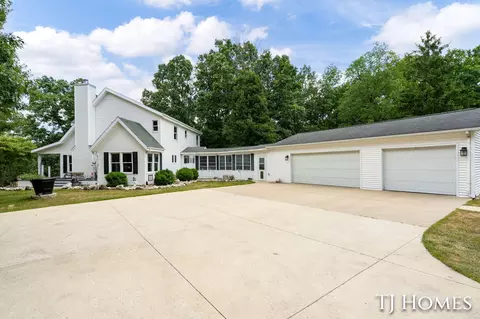 Exterior - 176 109th Ave, Plainwell, MI 49080 photo 8 of 20