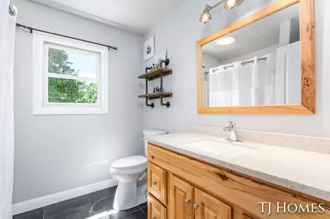 Bath - 176 109th Ave, Plainwell, MI 49080 photo 1 of 1