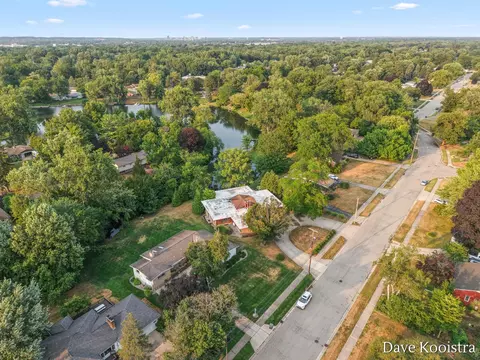 3933 S Big Spring Dr SW, Grandville, MI 49418