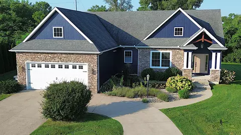 2400 Bay Pointe Dr, St. Joseph, MI 49085