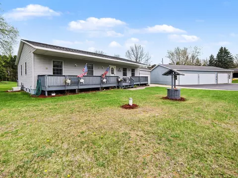 4935 W Deren Rd, Ludington, MI 49431