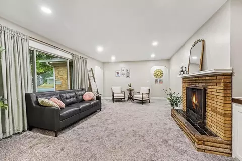 Living - 7666 Thomas Ave, Jenison, MI 49428 photo 2 of 2