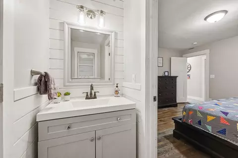 Bath - 7666 Thomas Ave, Jenison, MI 49428 photo 1 of 2