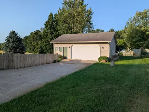 Exterior - 1971 Red Run Dr, Dorr, MI 49323 photo 5 of 6