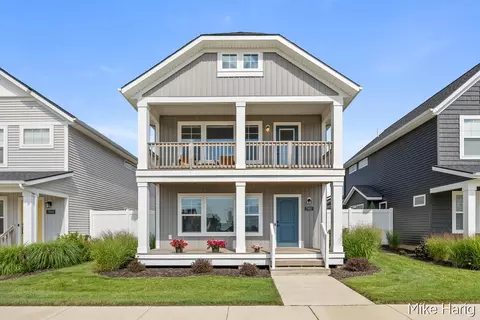 7892 Greendale Dr SE, Byron Center, MI 49315
