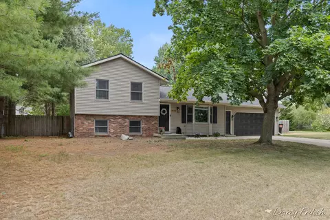 4143 Dennis Ct, Hudsonville, MI 49426