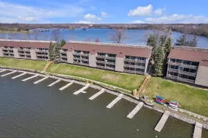820 Cliffs Dr #306, Ypsilanti, MI 48198
